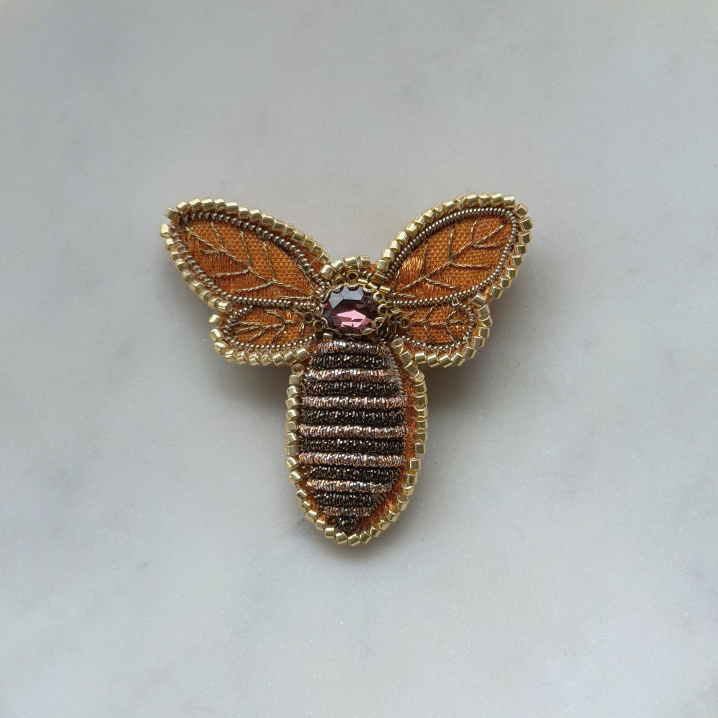 Prendedor Bordado - Abeja 06