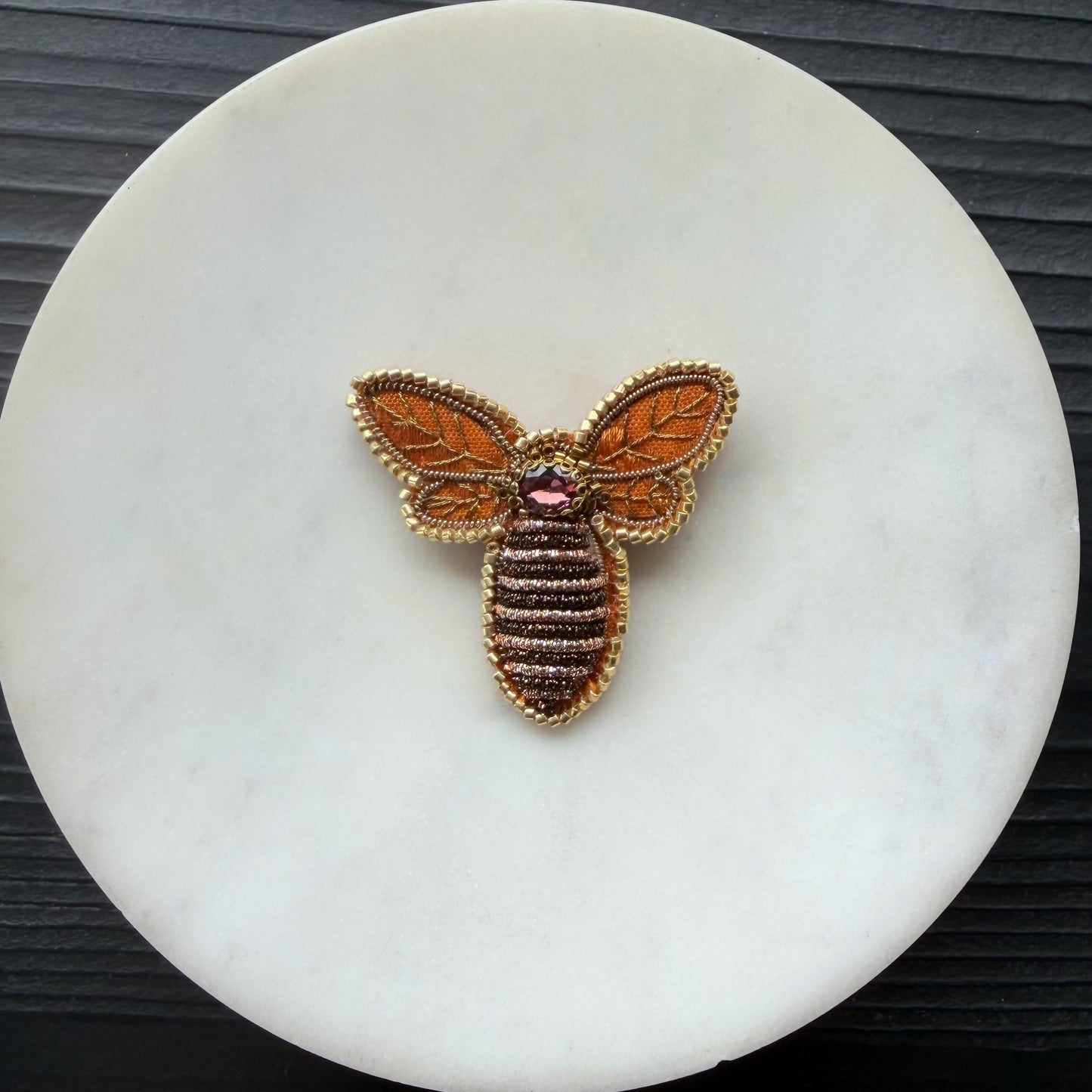 Prendedor Bordado - Abeja 06