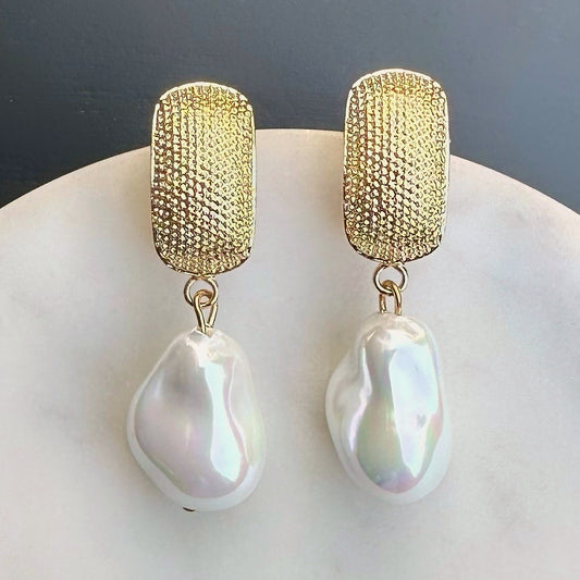 Aro Perla N°6 – Aros de perlas con racimo de piedras