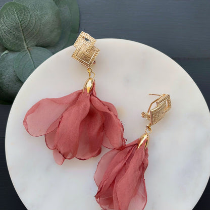 Aro Piedra N°39 – Aros de piedras con flor de género (foto 2)
