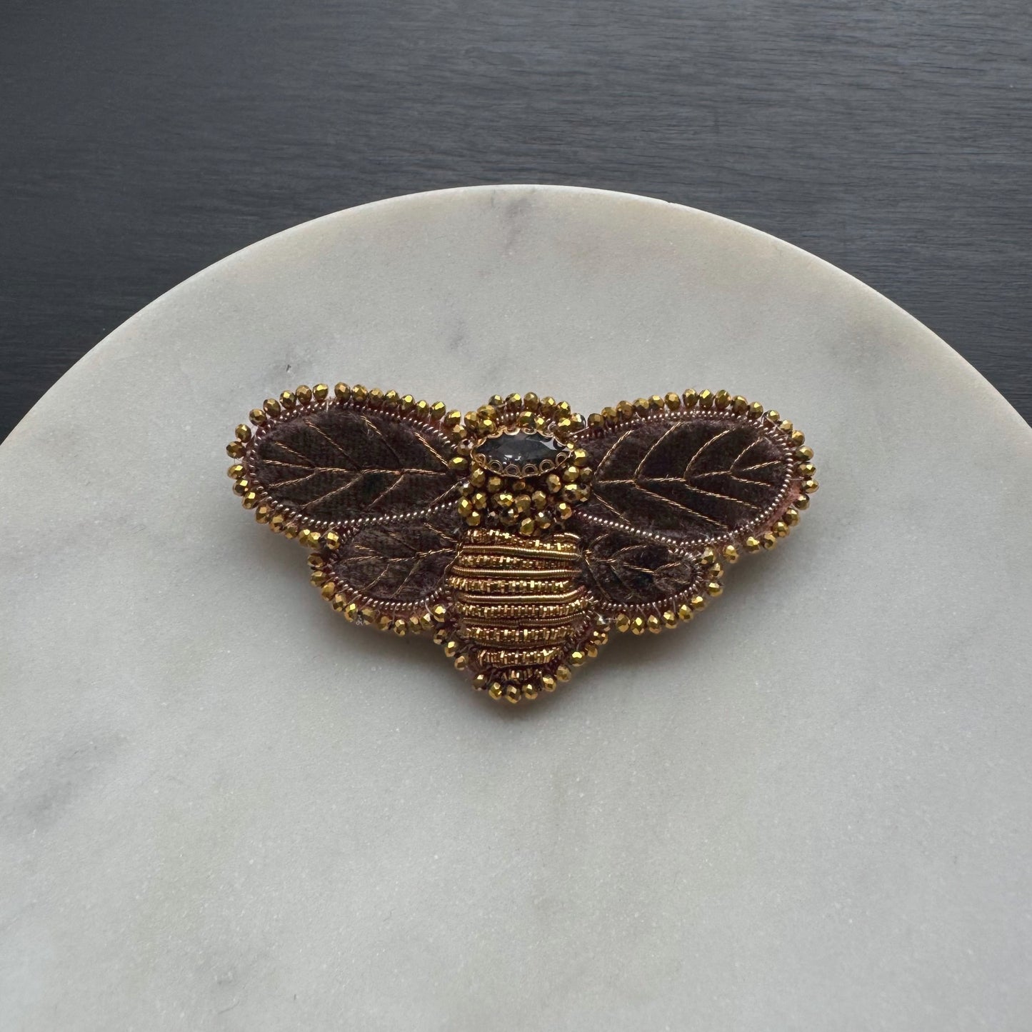 Prendedor Bordado - Abeja 09