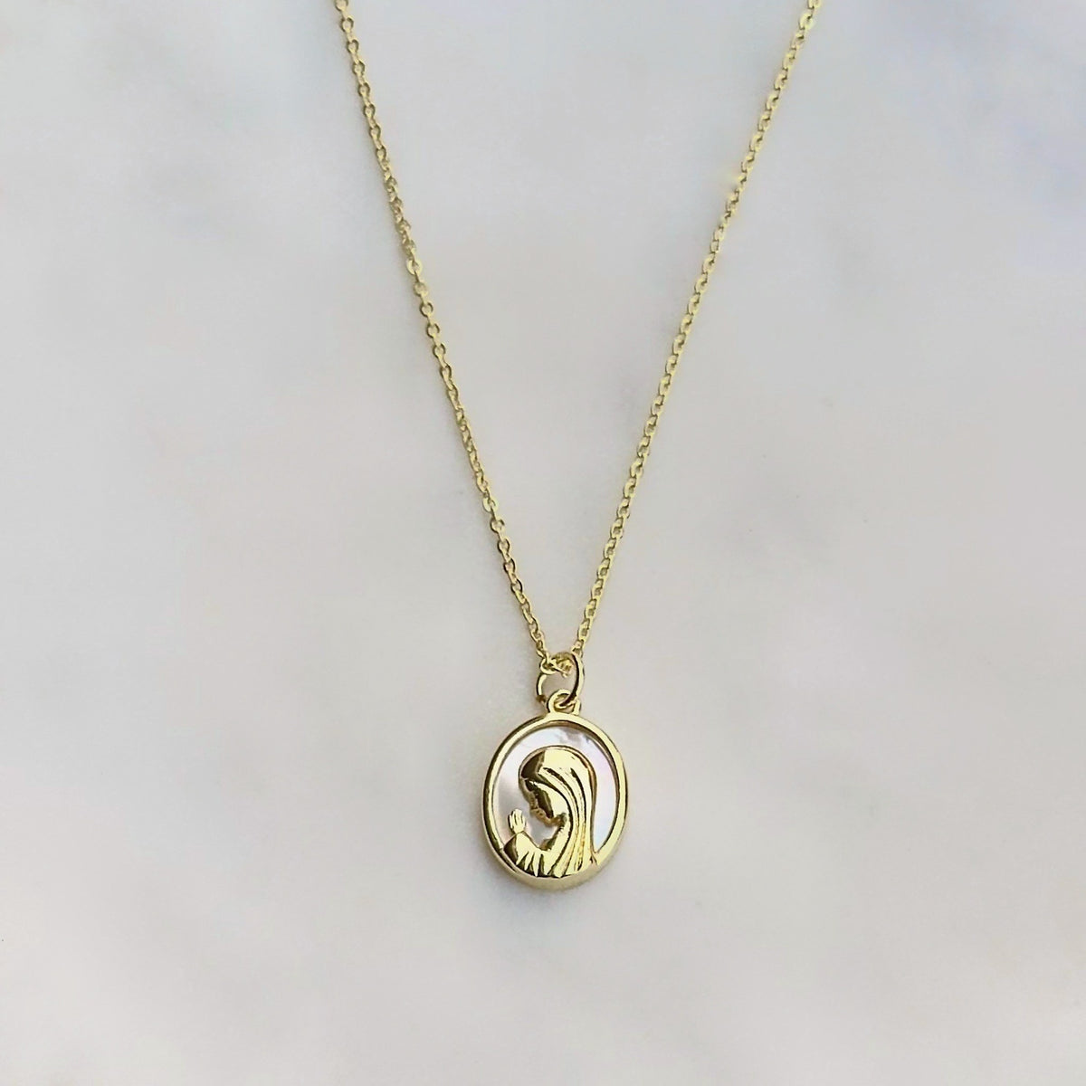 Collar N°50 – Collar con medalla (foto 2)